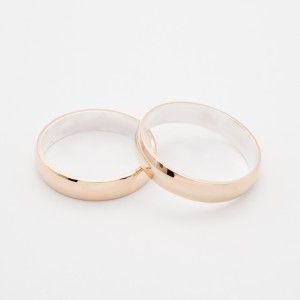 ALIANÇA MOEDA 4 M.M REDONDA E RETA POR DENTRO