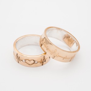 ALIANÇA MOEDA BATIMENTO CARDÍACO 7.M.M QUADRADA E RETA POR DENTRO