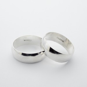 ALIANÇA PRATA REDONDA LISA 6M.M. RETA POR DENTRO