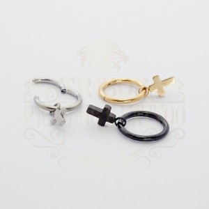 PIERCING ARGOLA CLICKER COM PINGENTE CRUZ
